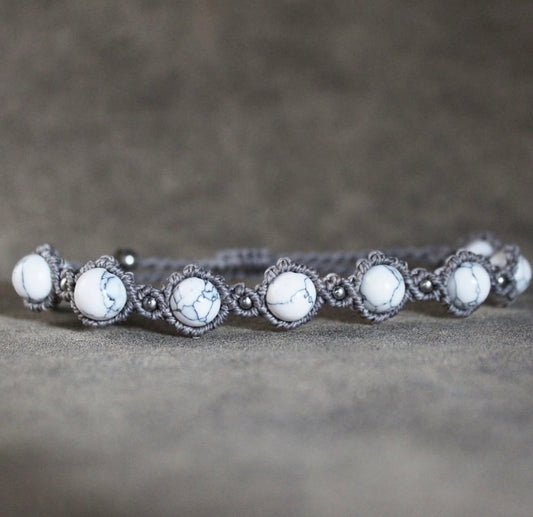 HOWLITE AWAKENING