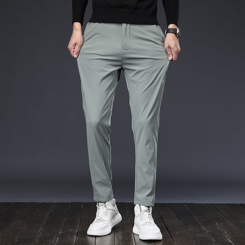 Men's loose-fitting trousers in solid colors, fashionable for men.
