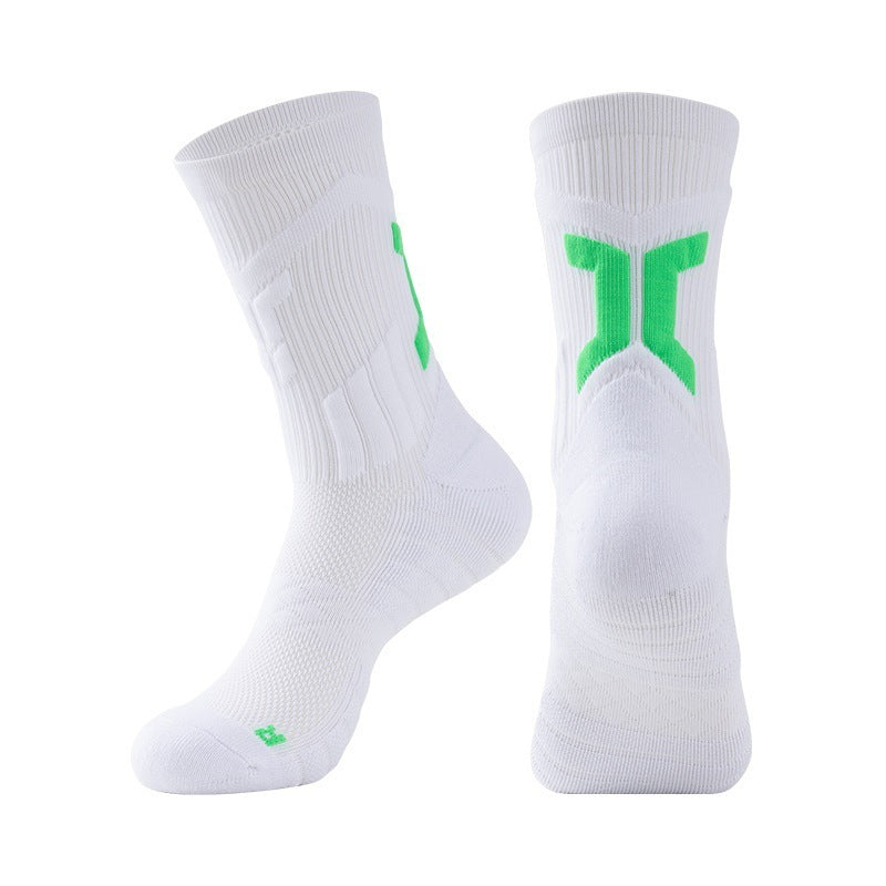 Fast-paced men's basketball player Terry Sock