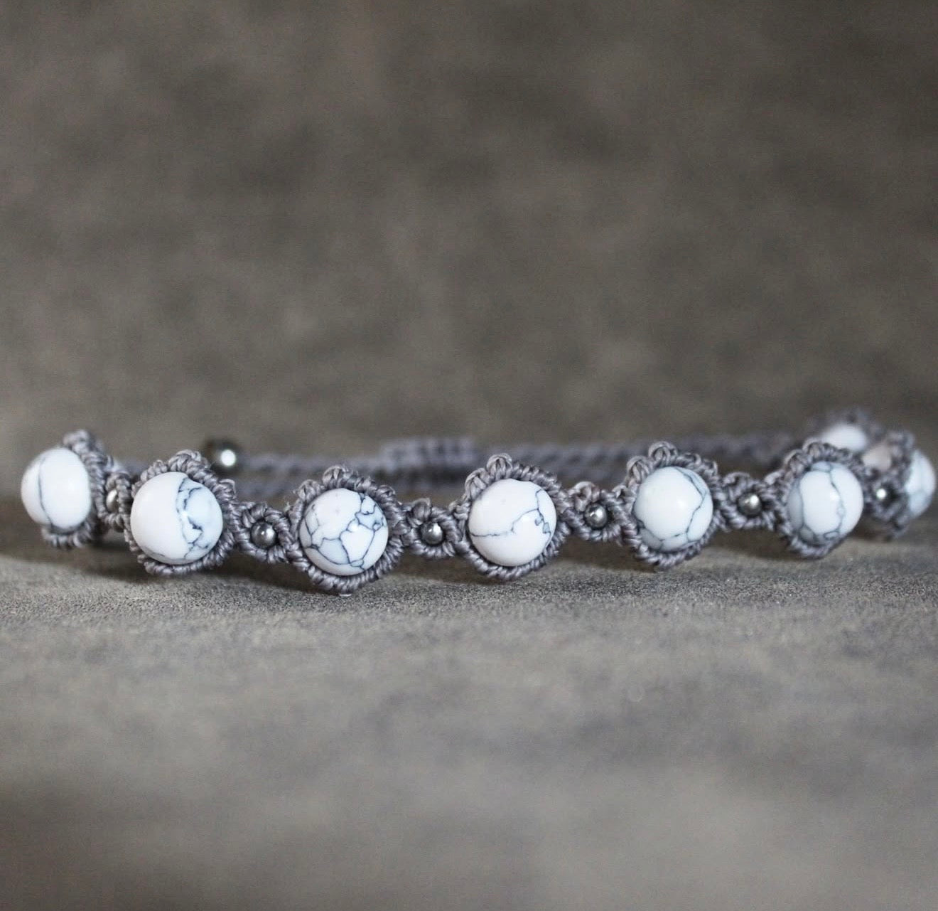 HOWLITE AWAKENING