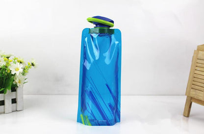 Foldable outdoor drinking bag