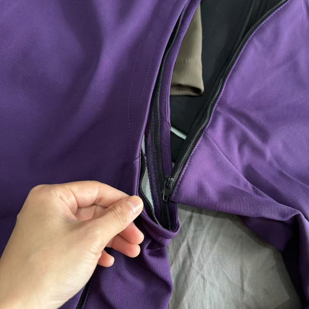Lightweight outdoor fleece jacket
