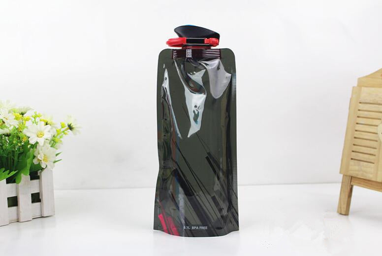 Foldable outdoor drinking bag