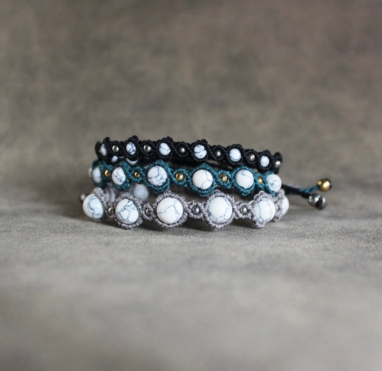 HOWLITE AWAKENING