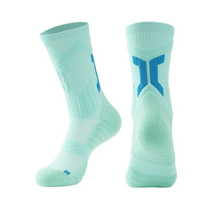 Fast-paced men's basketball player Terry Sock