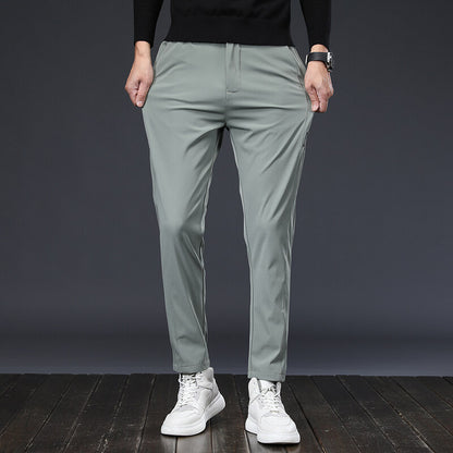 Men's loose-fitting trousers in solid colors, fashionable for men.
