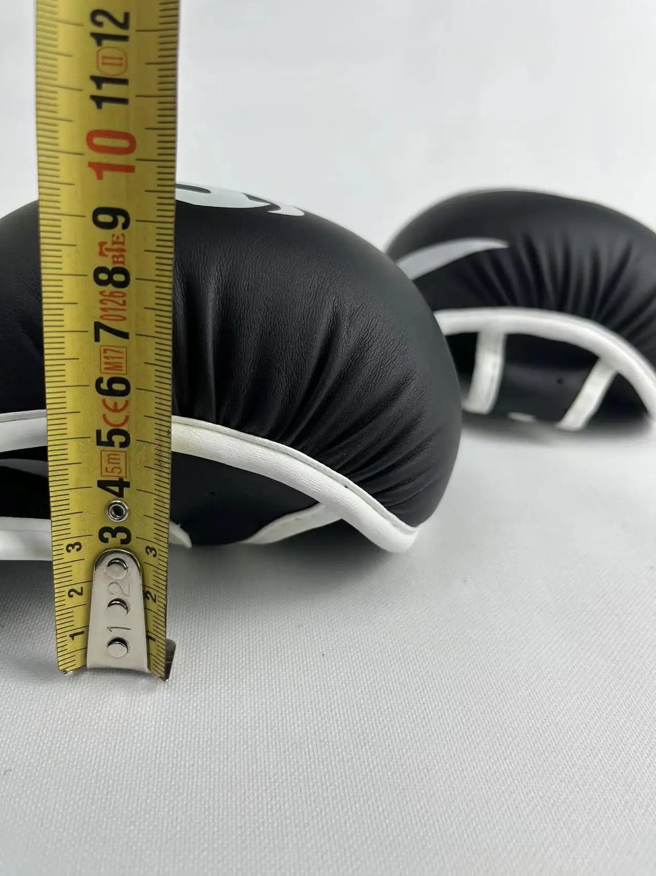 Boxing Equipment Karate Boxe Muay Thai Gloves Men MMA Boxing Gloves for Kids Adult Fitness Handschuhe
