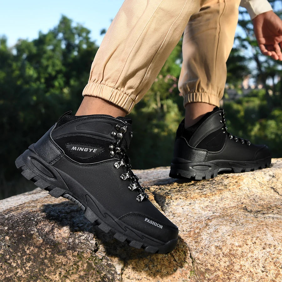 Mens Hiking Boots Non Slip Winter Lace Up Warm Comfortable Breathable High Top Boots Outdoor Leisure Sports Shoes for Men