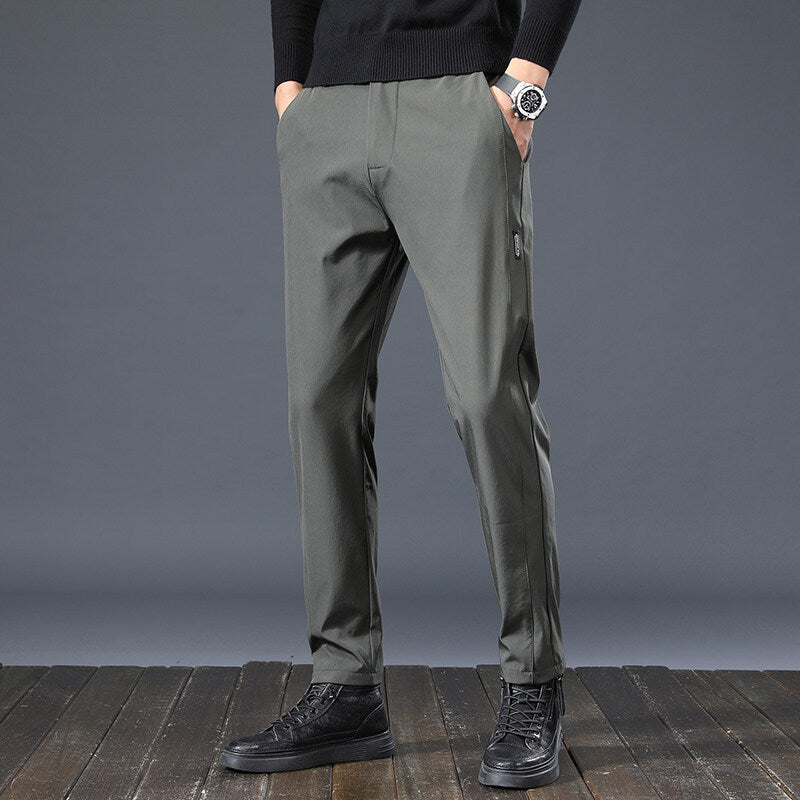 Men's loose-fitting trousers in solid colors, fashionable for men.