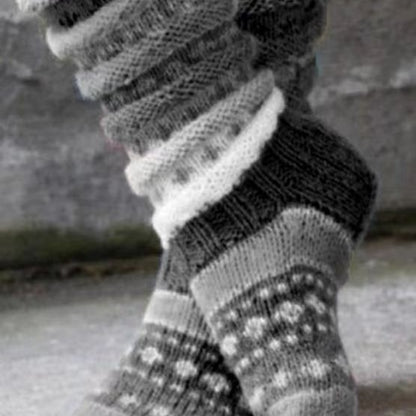 Women's warm-colored woolen knit socks